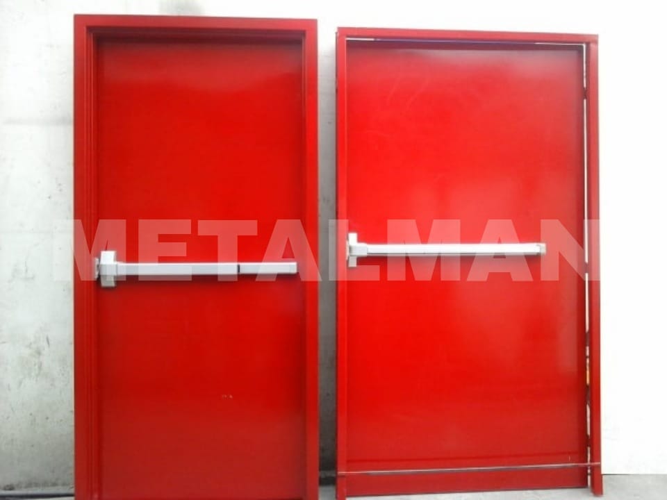 Puerta cortafuego con barra antipánico — Metalman